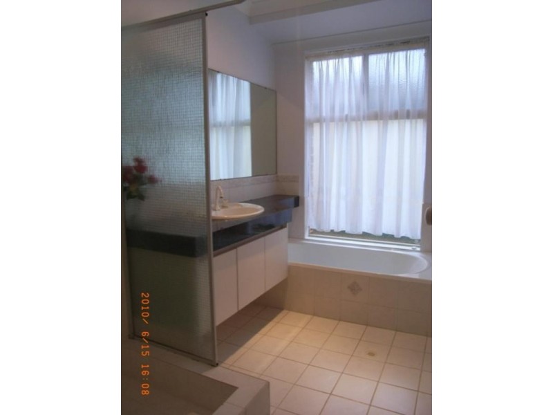 118 Lakeside Drive, Helena Valley WA 6056