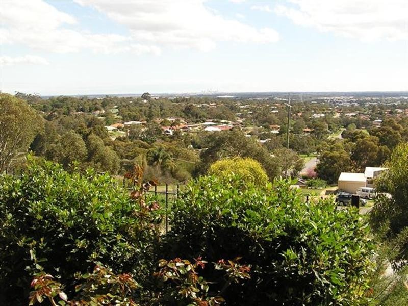 32 Grevillea Court, Swan View WA 6056