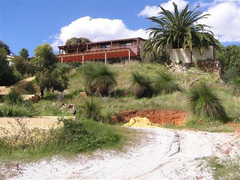 32 Grevillea Court, Swan View WA 6056