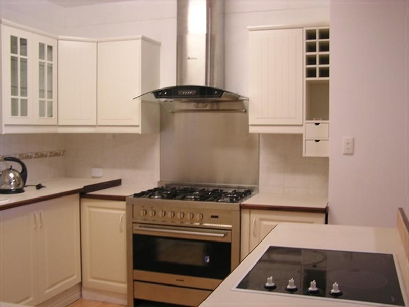 32 Grevillea Court, Swan View WA 6056