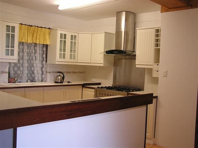 32 Grevillea Court, Swan View WA 6056