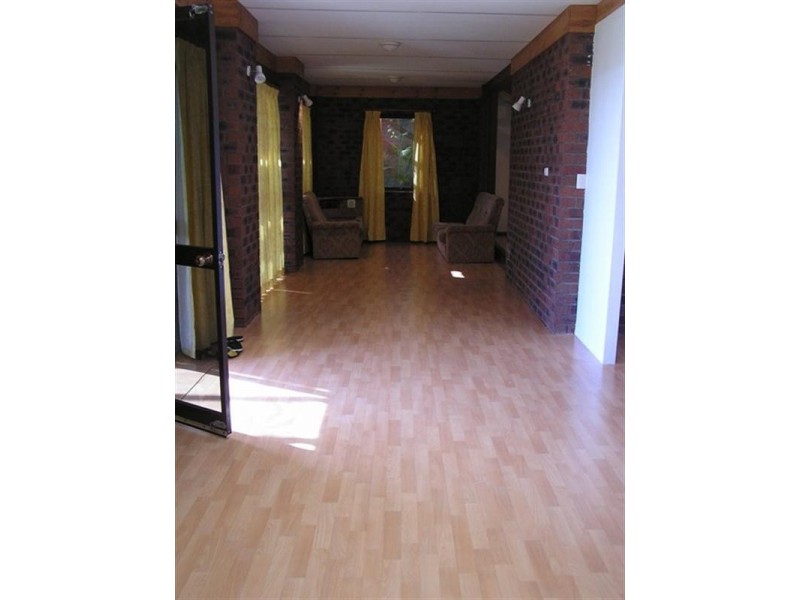 32 Grevillea Court, Swan View WA 6056