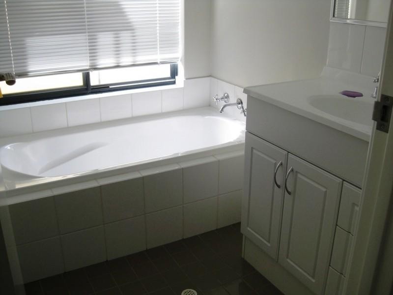 6/42 Holmesdale Road, Woodbridge WA 6056