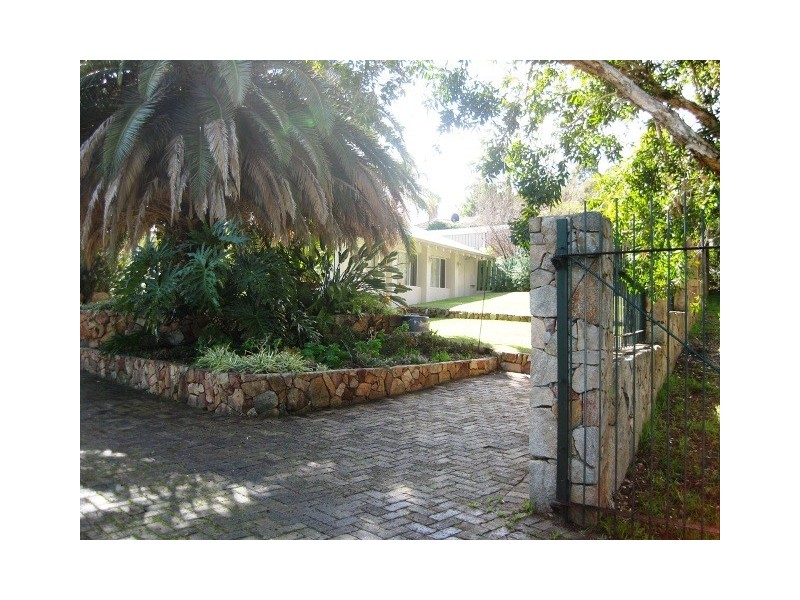 17 Leawood Crescent, Boya WA 6056