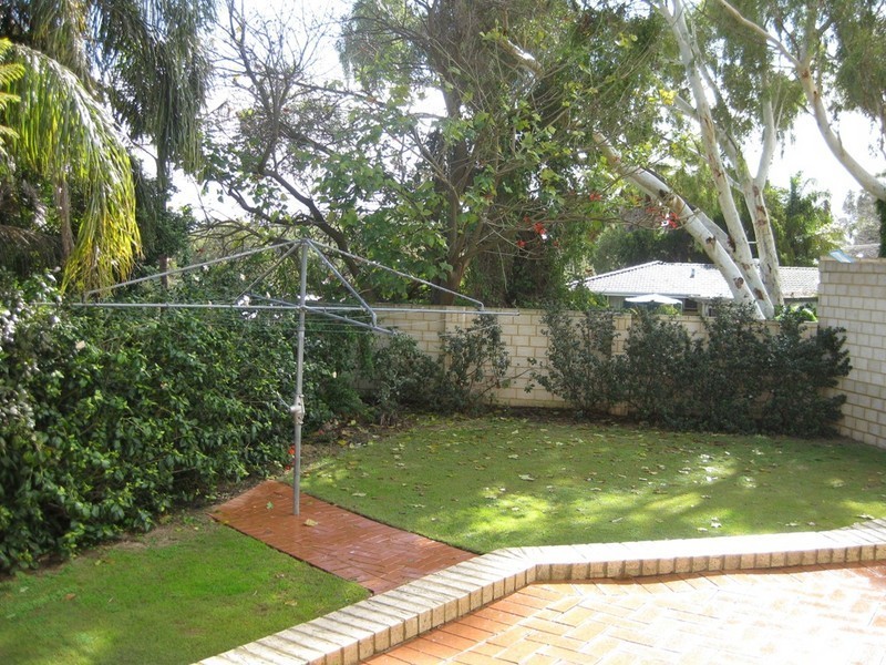 17 Leawood Crescent, Boya WA 6056