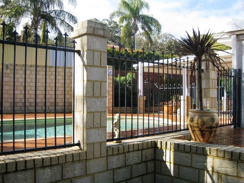 17 Leawood Crescent, Boya WA 6056