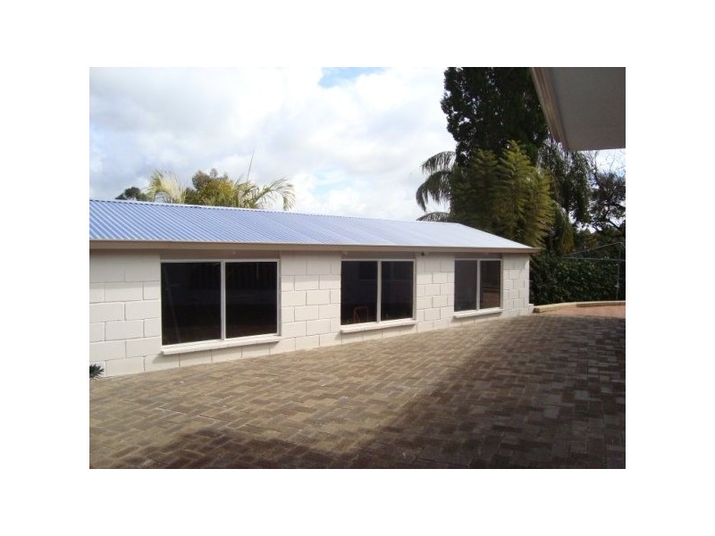 17 Leawood Crescent, Boya WA 6056
