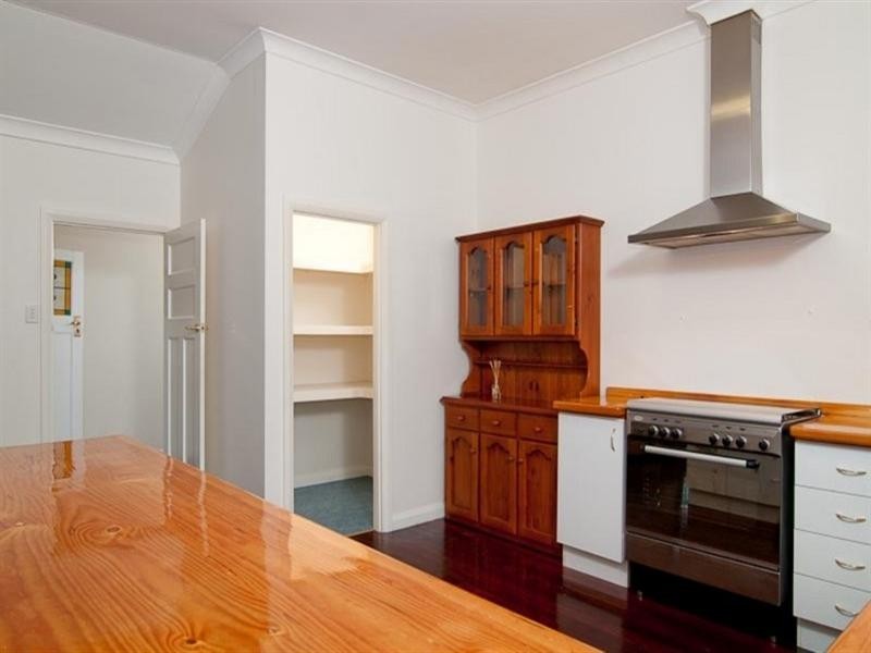 389 Morrison Road, Swan View WA 6056