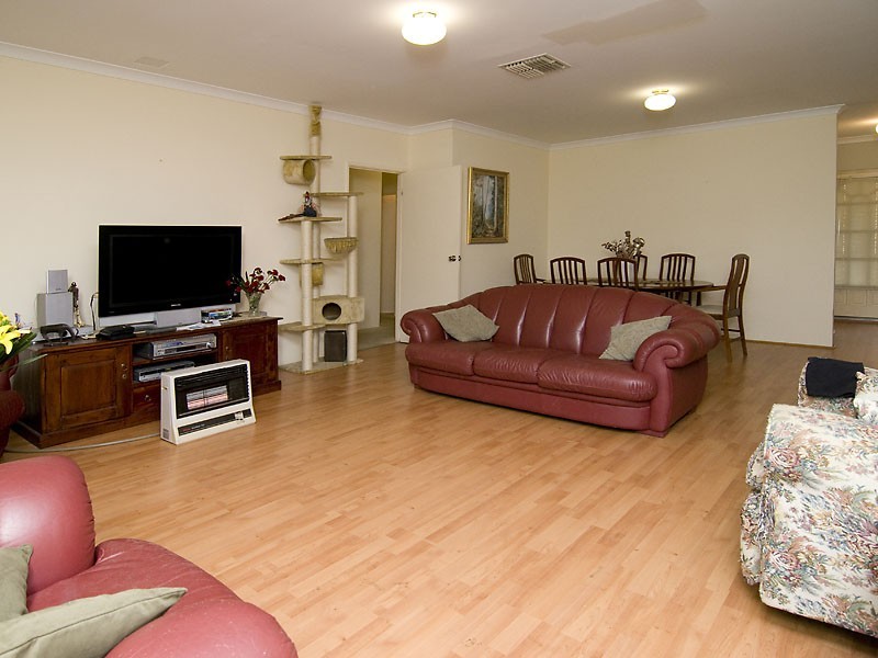 Unit 2, 22 Gentle Circle, South Guildford WA 6055