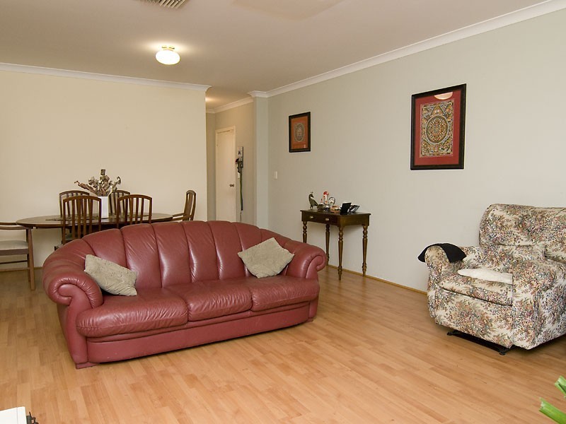 Unit 2, 22 Gentle Circle, South Guildford WA 6055