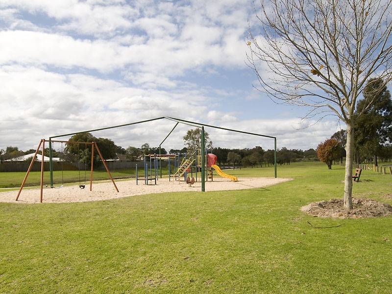 Unit 2, 22 Gentle Circle, South Guildford WA 6055