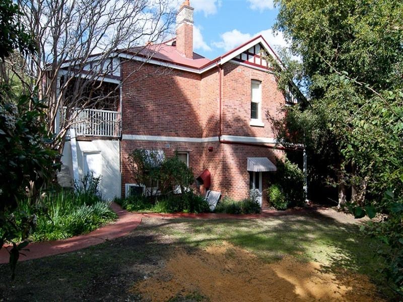 35 Helena Street, Guildford WA 6055