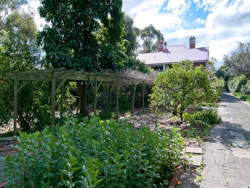 35 Helena Street, Guildford WA 6055