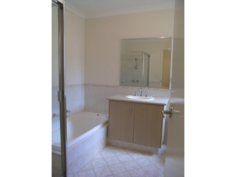 2/10 Warnock Lane, Midland WA 6056