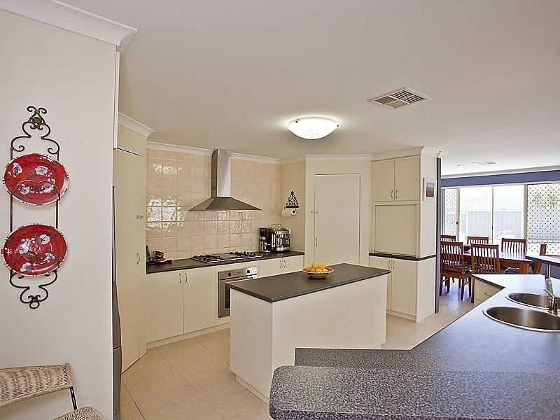 26 Dongara Circle, Jane Brook WA 6056