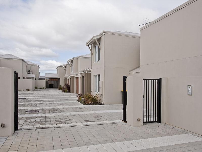 4, 12 Charles East Street, Midland WA 6056