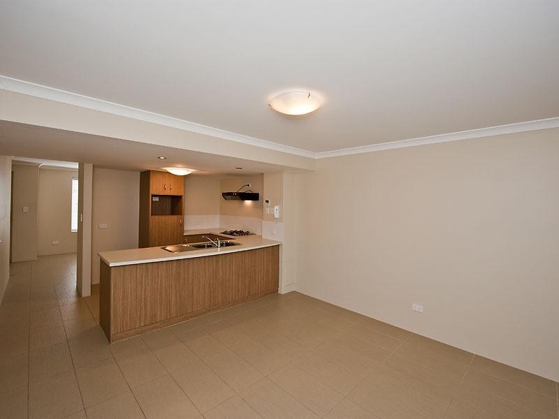 4, 12 Charles East Street, Midland WA 6056