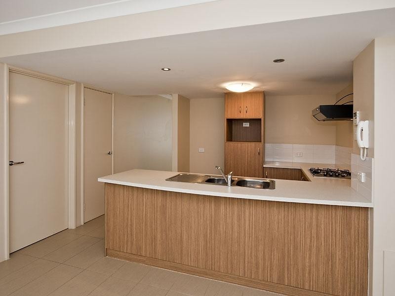 4, 12 Charles East Street, Midland WA 6056