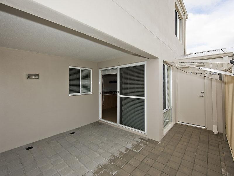 4, 12 Charles East Street, Midland WA 6056
