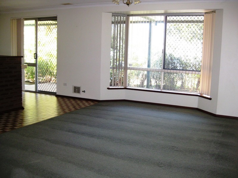 9 Dagmar Way, Swan View WA 6056