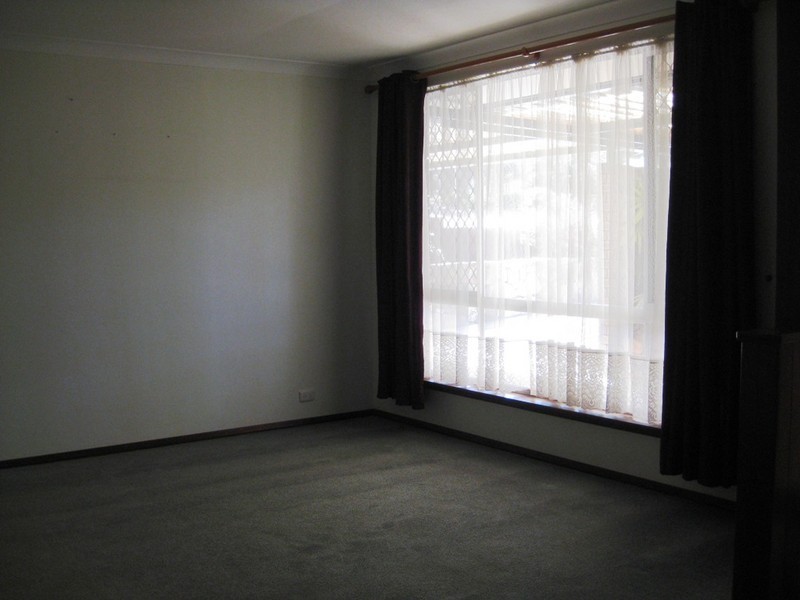 9 Dagmar Way, Swan View WA 6056