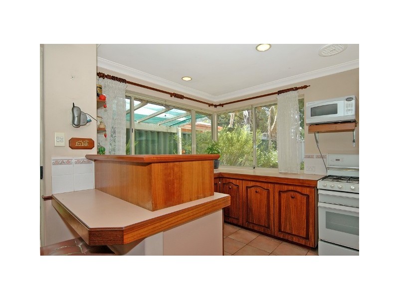 5 Burton Retreat, Stratton WA 6056