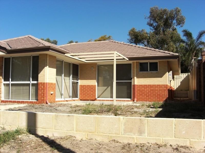 Unit 4, 282a Morley Drive East, Eden Hill WA 6054