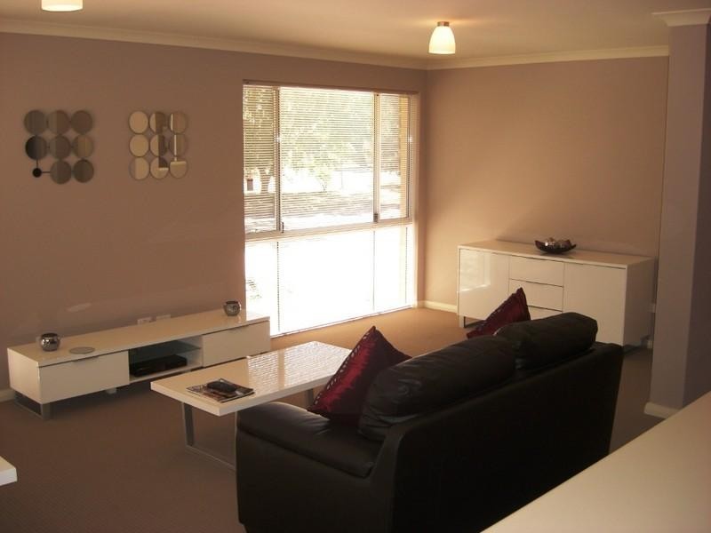 Unit 4, 282a Morley Drive East, Eden Hill WA 6054