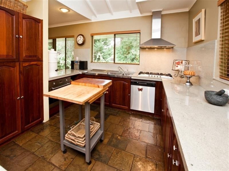 1 Fischer, Darlington WA 6070