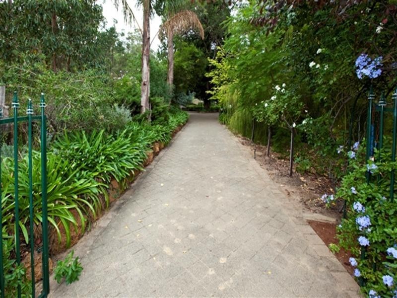 1 Fischer, Darlington WA 6070