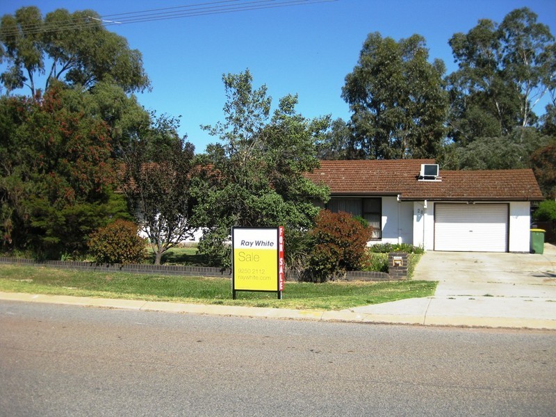 28 Glenwood Avenue, Helena Valley WA 6056