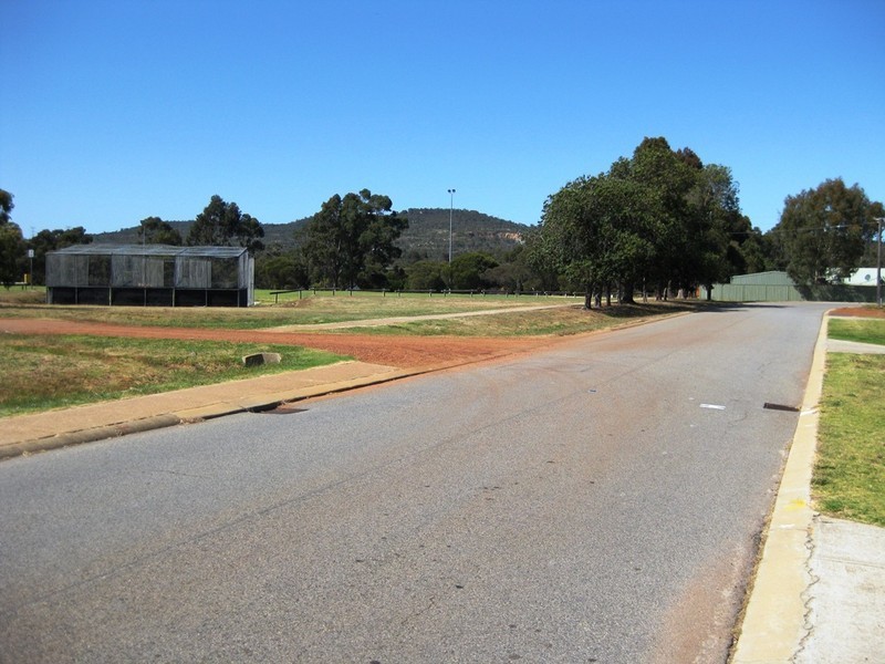 28 Glenwood Avenue, Helena Valley WA 6056