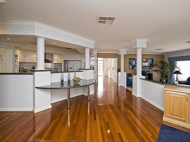 31 Fantail Crescent, Ellenbrook WA 6069