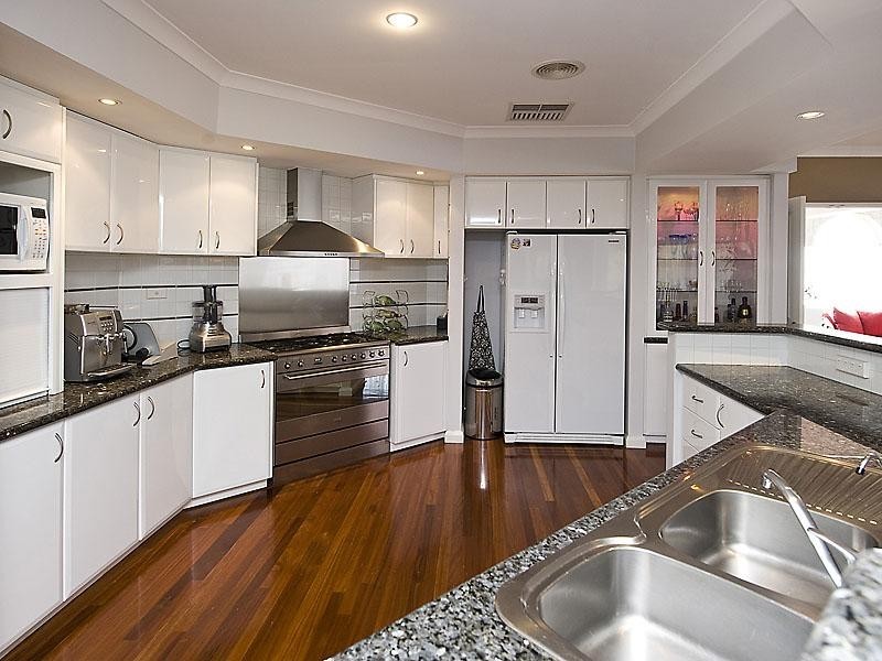 31 Fantail Crescent, Ellenbrook WA 6069