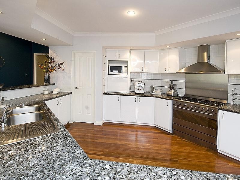 31 Fantail Crescent, Ellenbrook WA 6069