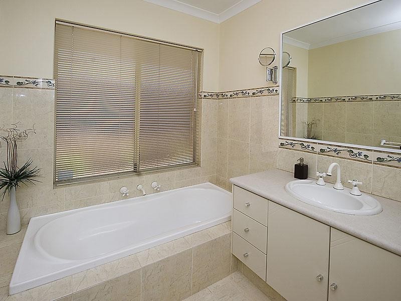 31 Fantail Crescent, Ellenbrook WA 6069