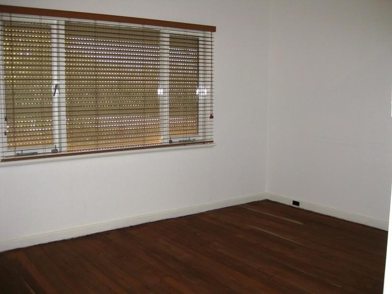 19 Salisbury Road, Midvale WA 6056