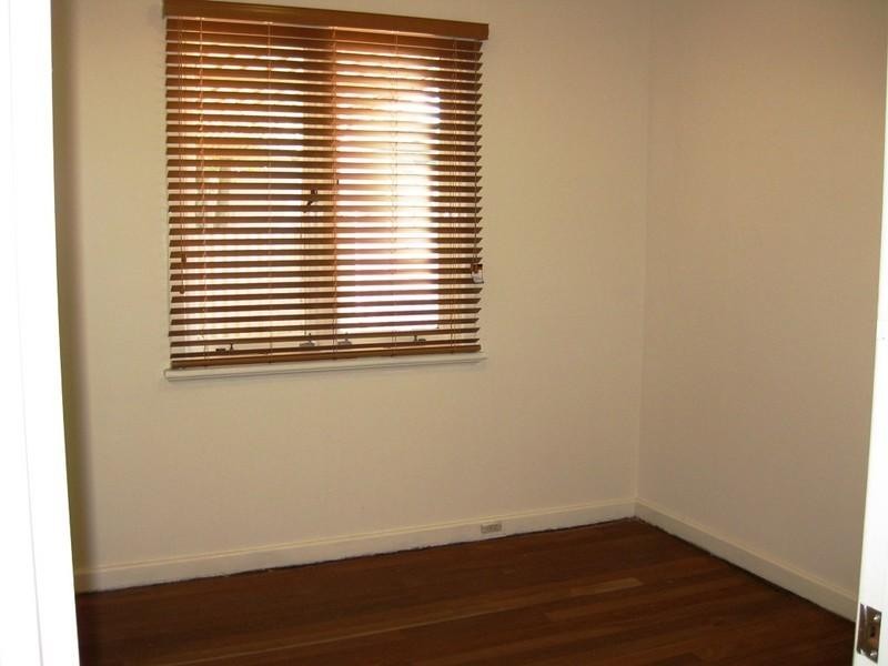 19 Salisbury Road, Midvale WA 6056