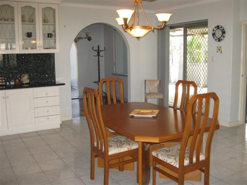 5 Buninyong Road, Greenmount WA 6056