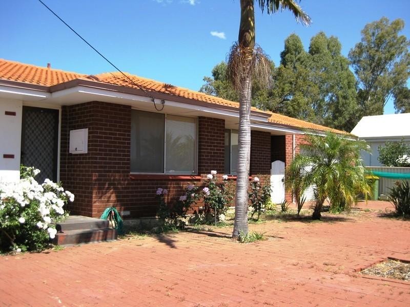 5 Buninyong Road, Greenmount WA 6056