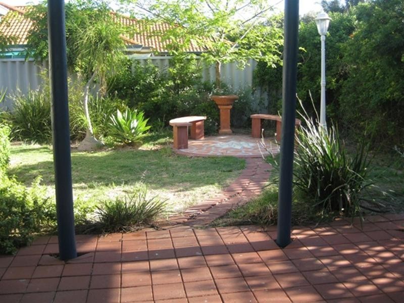 5 Mackie Place, Midvale WA 6056