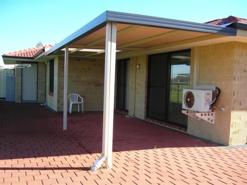 8/22 Avon Crescent, Viveash WA 6056