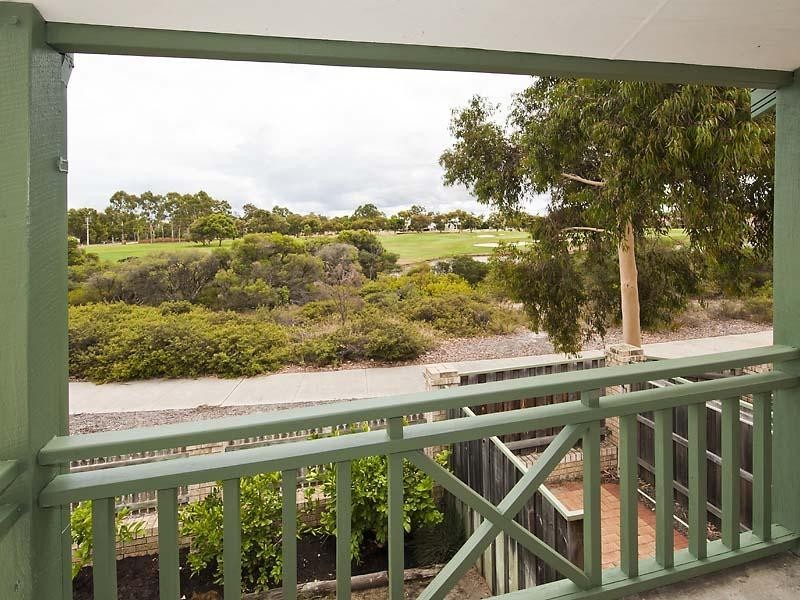 23 Lakefront Circle, The Vines WA 6069