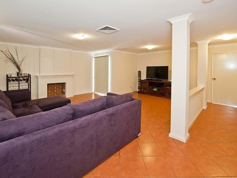 23 Lakefront Circle, The Vines WA 6069