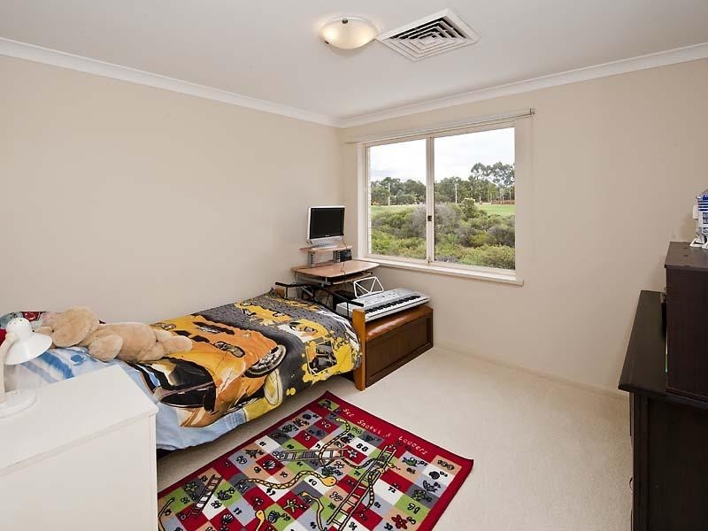 23 Lakefront Circle, The Vines WA 6069