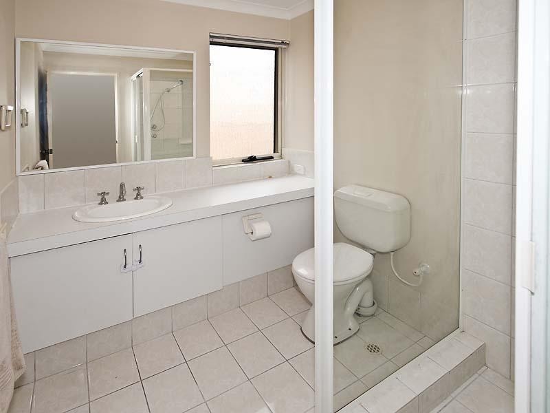 23 Lakefront Circle, The Vines WA 6069