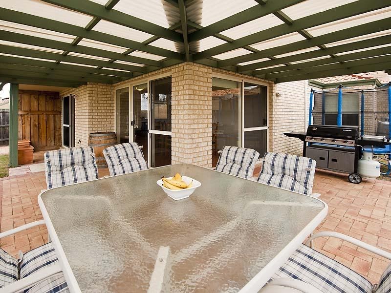 23 Lakefront Circle, The Vines WA 6069