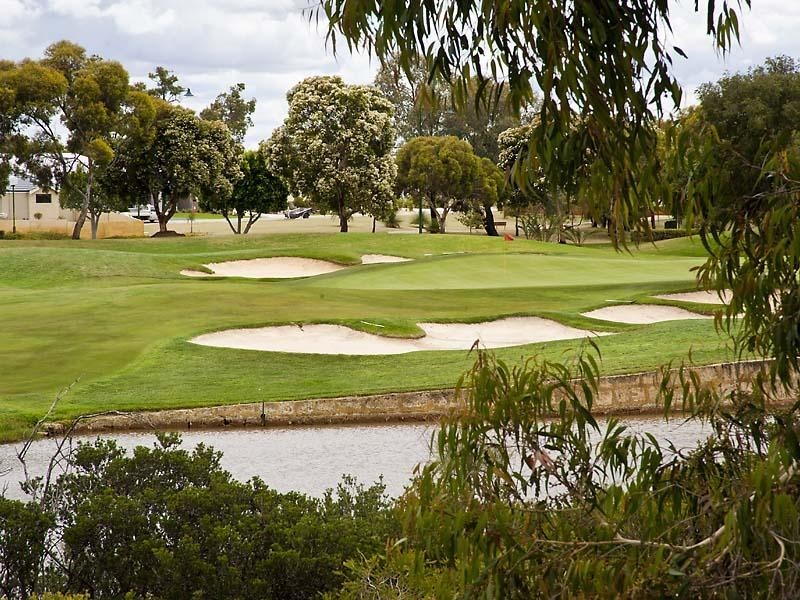 23 Lakefront Circle, The Vines WA 6069