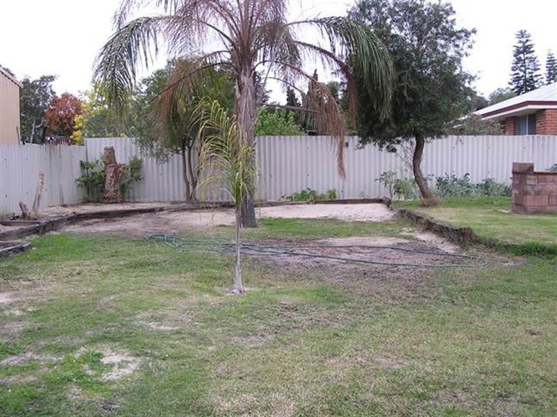 7 Pine Gap, Swan View WA 6056