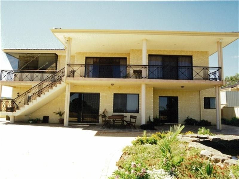 11 Cupello Drive, Swan View WA 6056